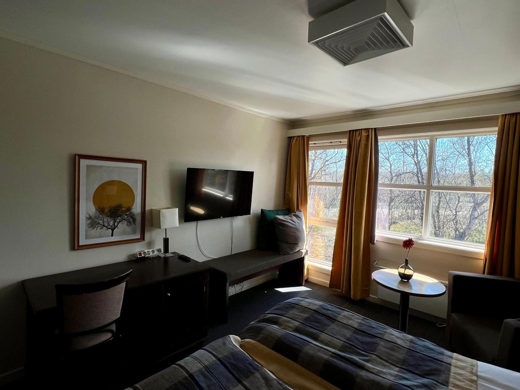 Lakselv Hotel Bagian luar foto